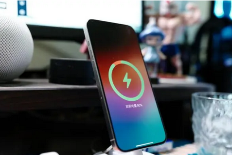 桂东苹果15换屏服务分享用什么充电器给iPhone15充电更好 